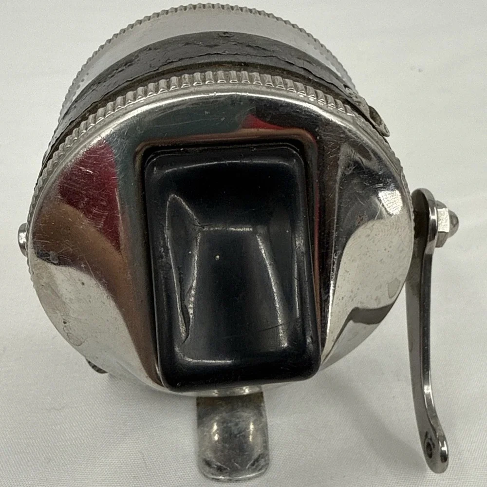 2 Vintage Zebco 
